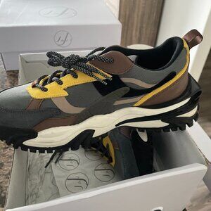 men sneakers